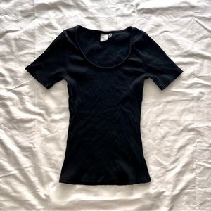 Scoop Neck‎ Tee
